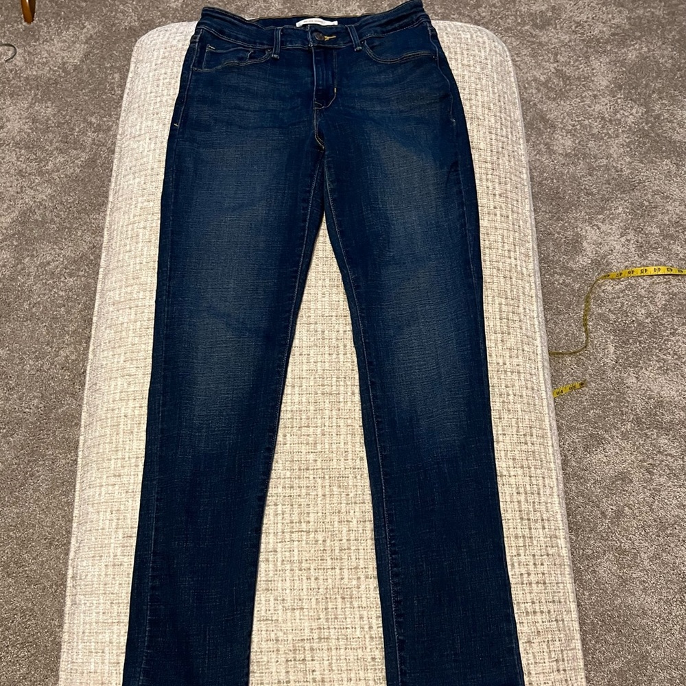 Levi’s skinny jeans size 6